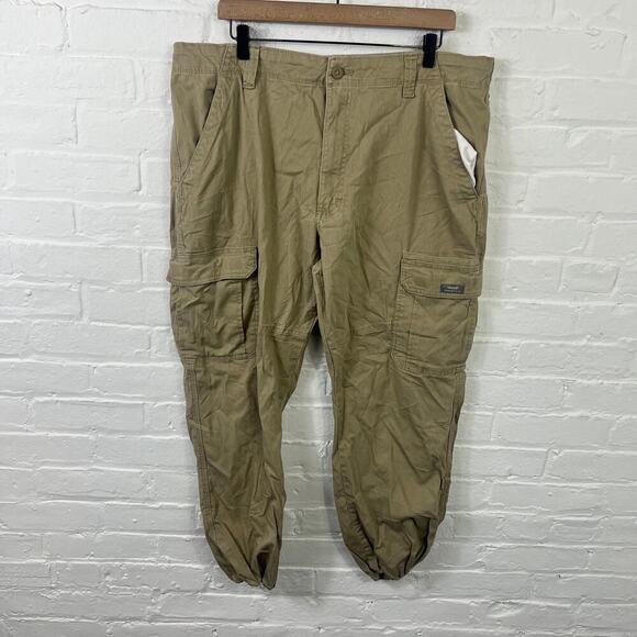 Wrangler Men's Relaxed Fit High Rise Straight Cargo Pants Beige Size 38/30 - Picture 1 of 5
